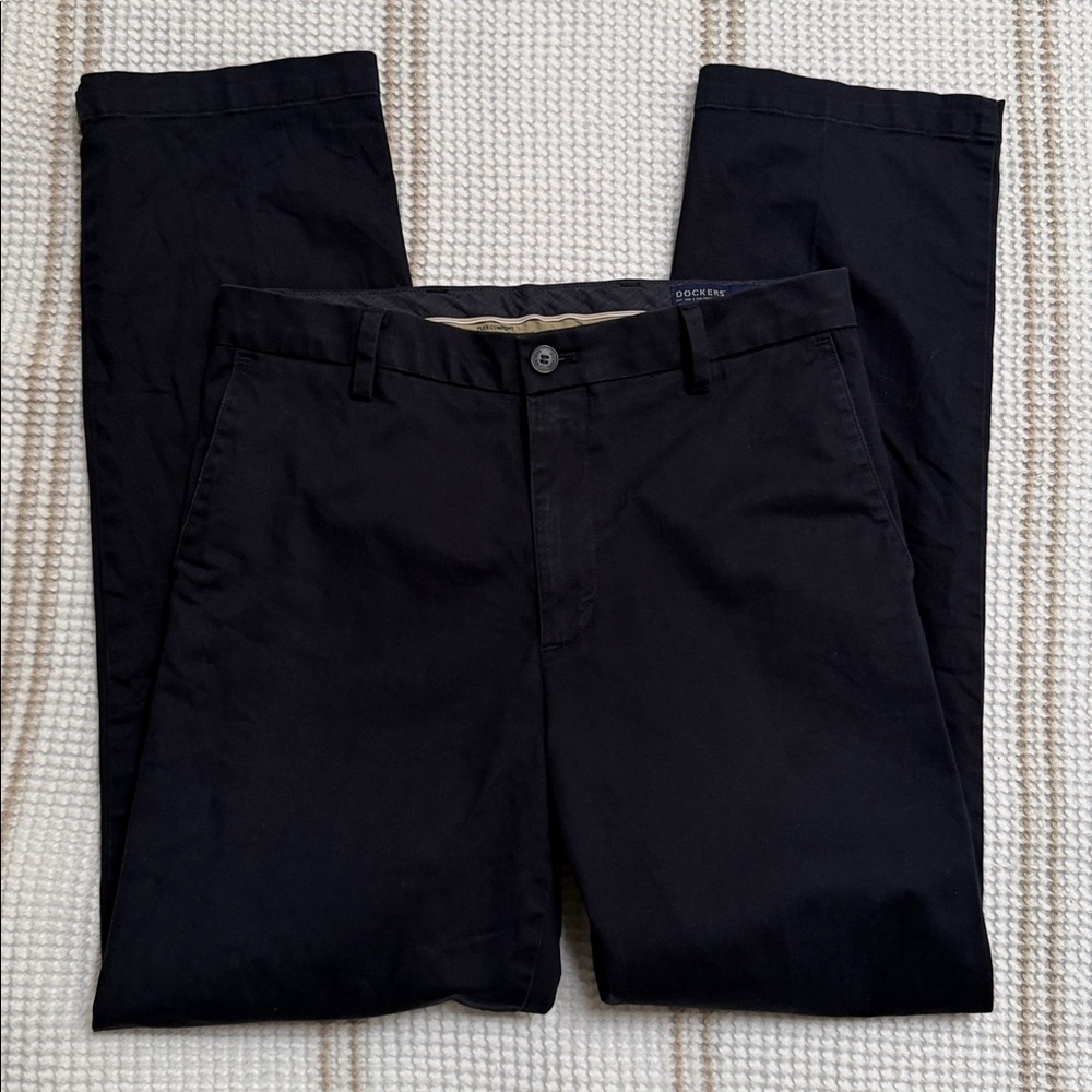 Dockers Menโs Classic Fit